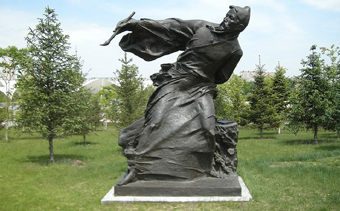 銅雕塑工藝品生銹了怎么辦？